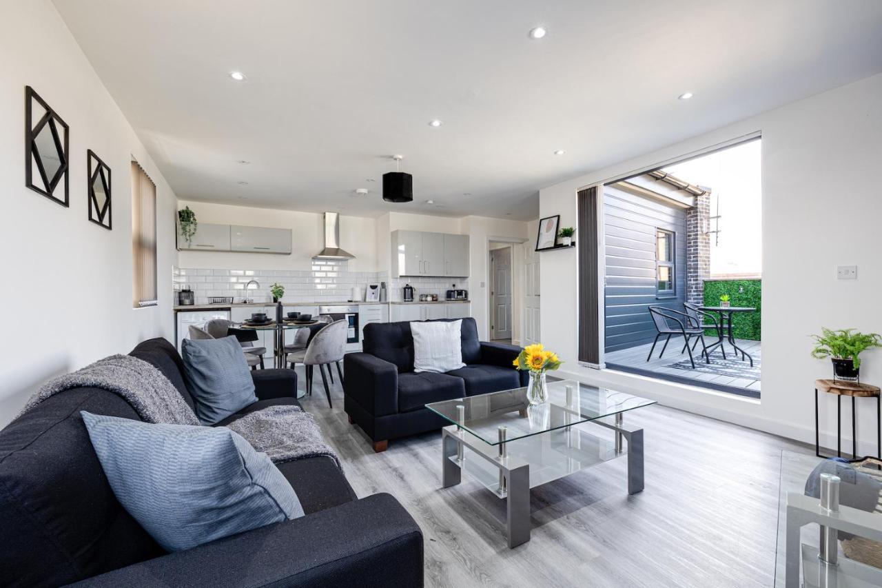 Top Floor Apartment With Private Balcony In Stockport Centre By Hass Haus Exterior photo