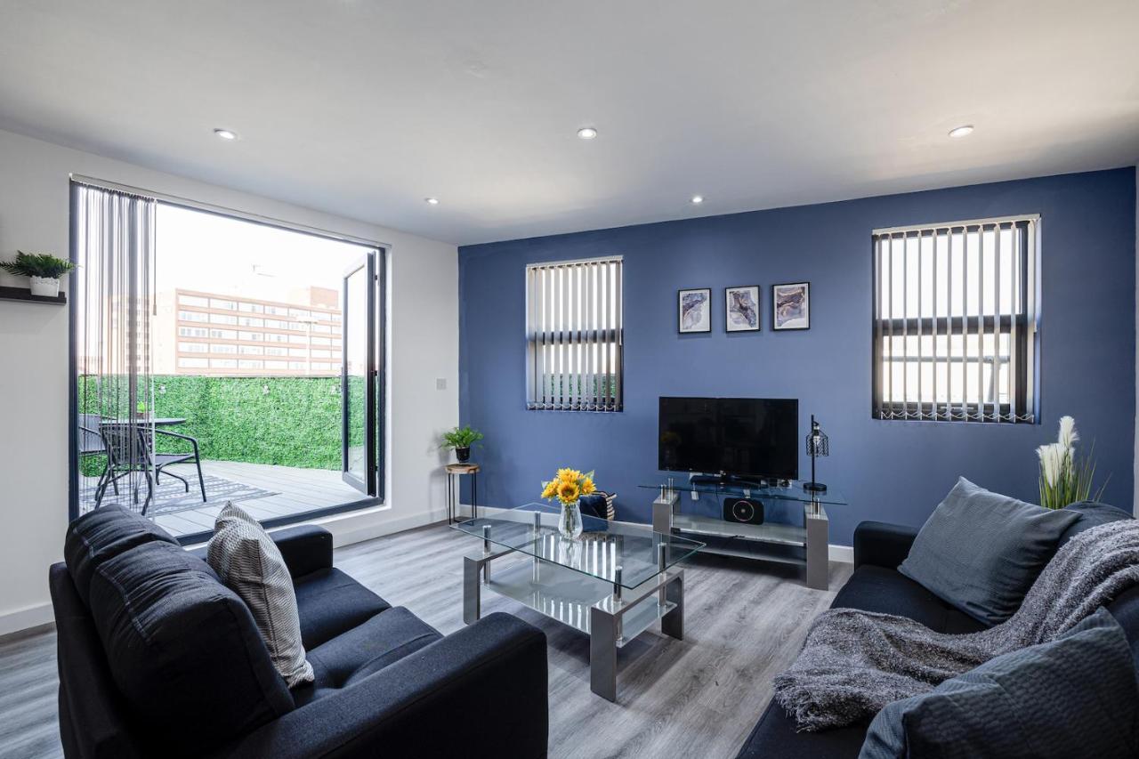 Top Floor Apartment With Private Balcony In Stockport Centre By Hass Haus Exterior photo