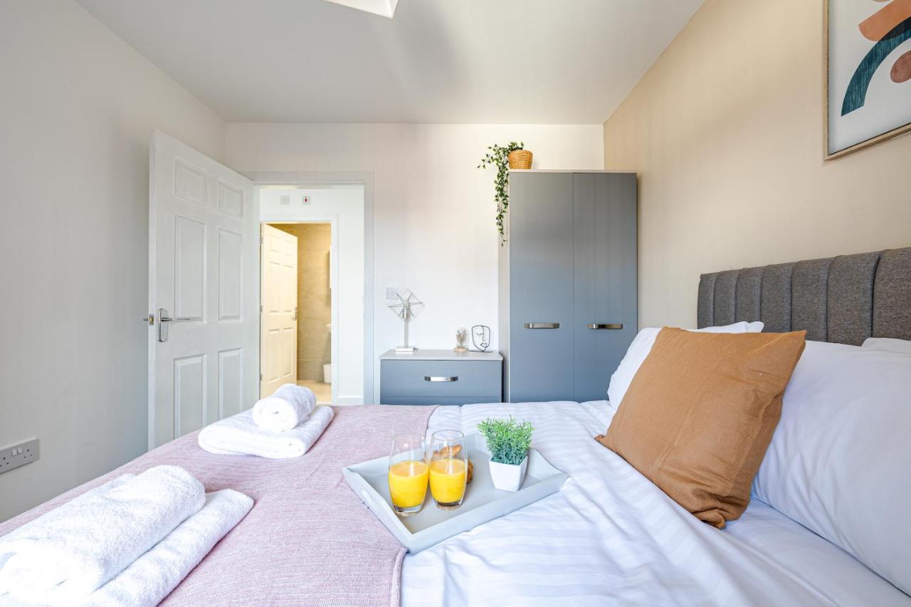 Top Floor Apartment With Private Balcony In Stockport Centre By Hass Haus Exterior photo