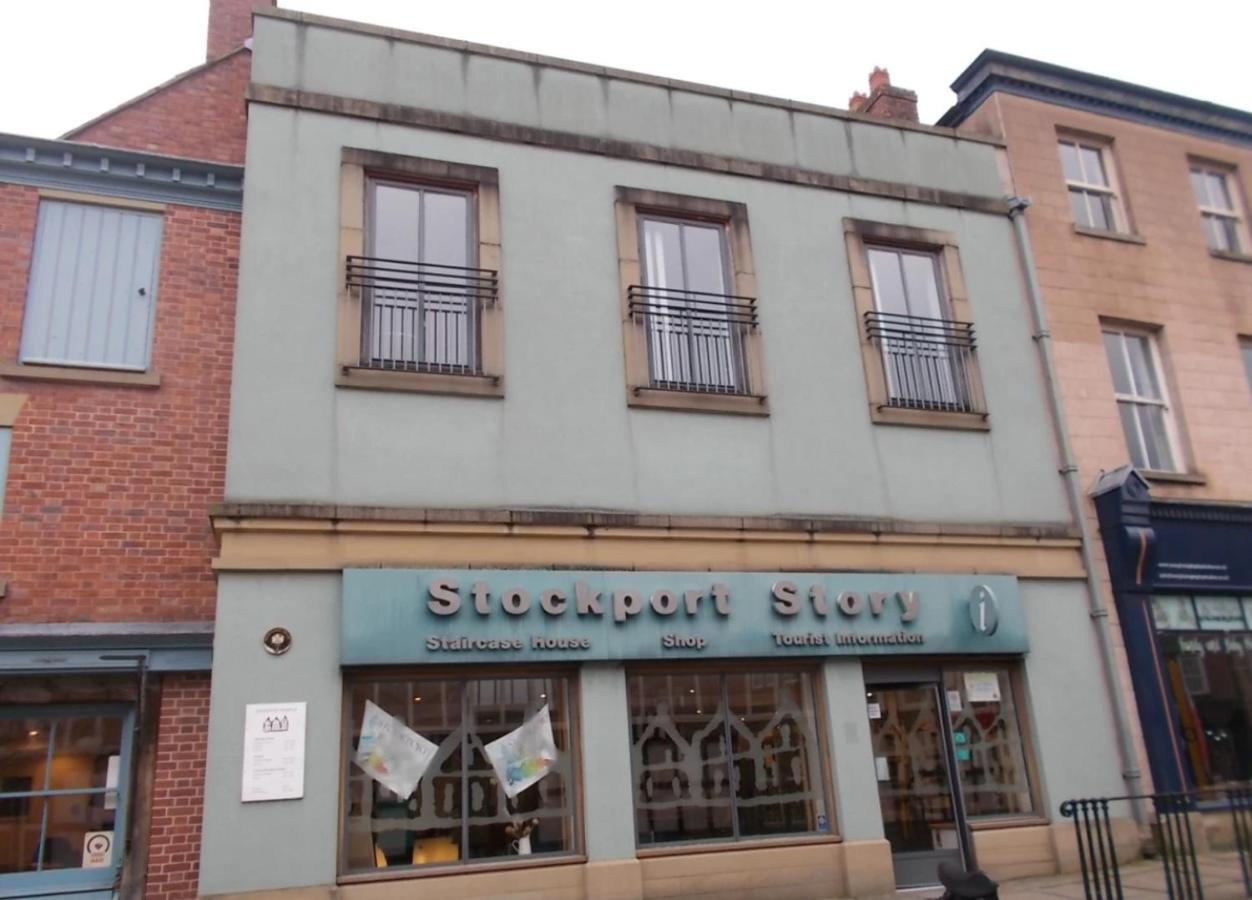 Top Floor Apartment With Private Balcony In Stockport Centre By Hass Haus Exterior photo