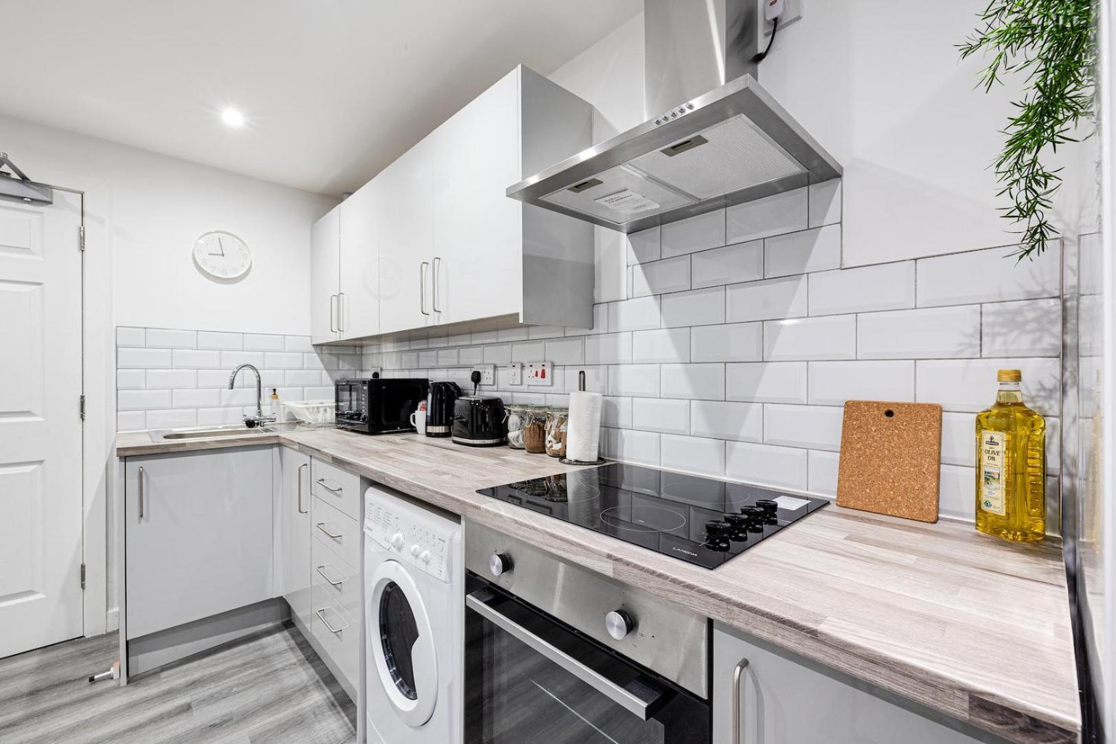Top Floor Apartment With Private Balcony In Stockport Centre By Hass Haus Exterior photo