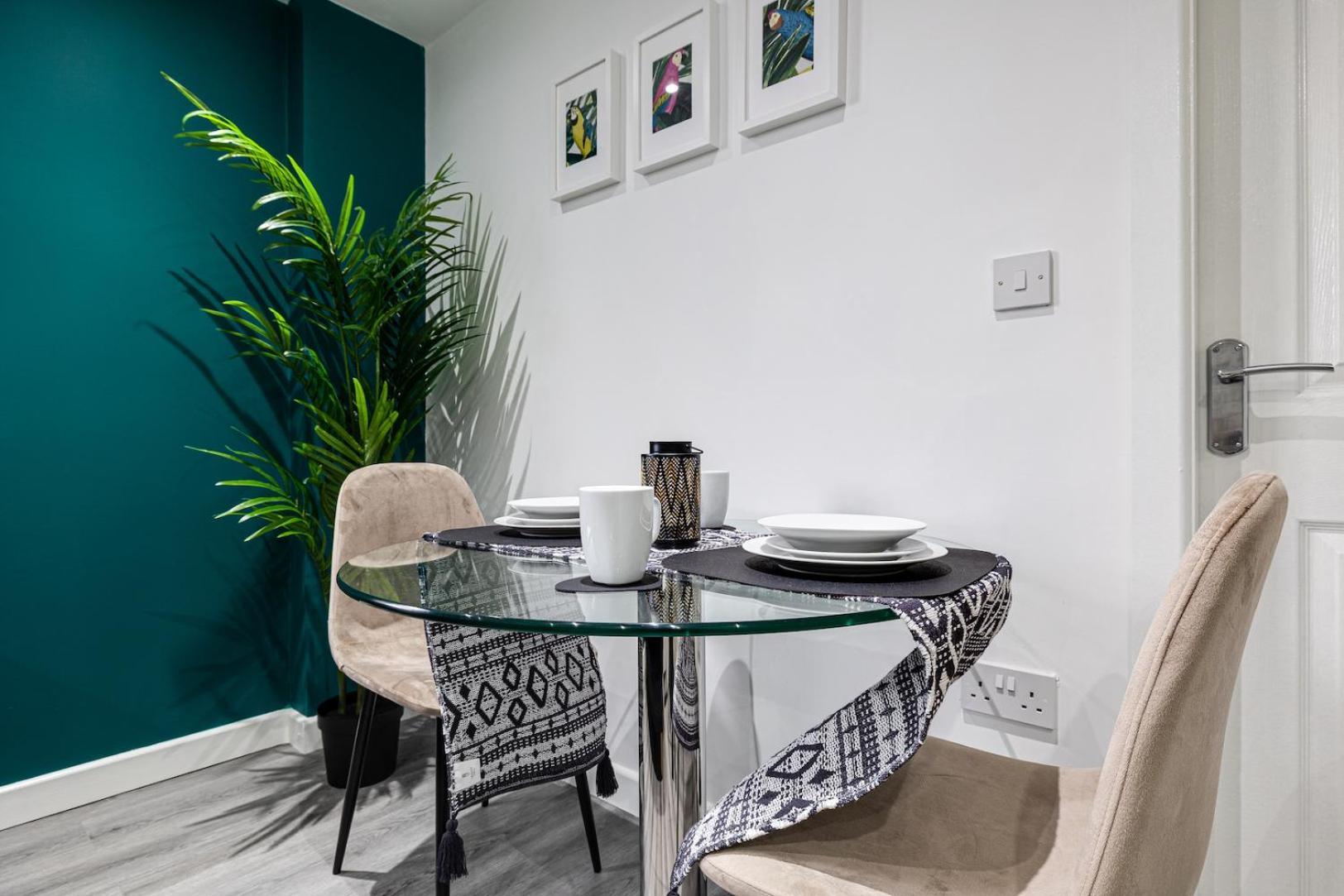 Top Floor Apartment With Private Balcony In Stockport Centre By Hass Haus Exterior photo