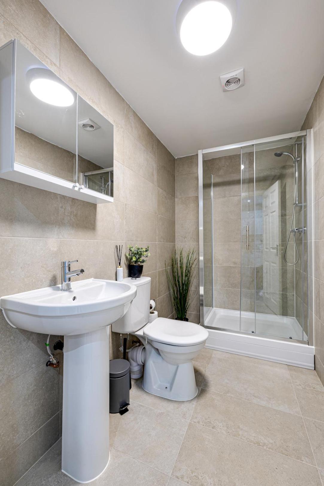 Top Floor Apartment With Private Balcony In Stockport Centre By Hass Haus Exterior photo
