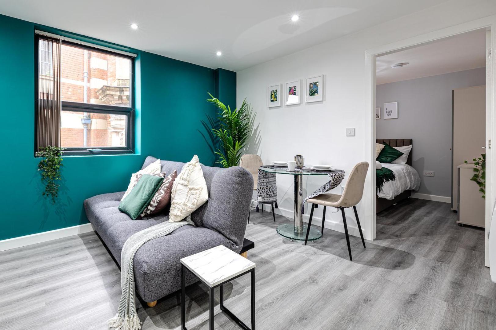 Top Floor Apartment With Private Balcony In Stockport Centre By Hass Haus Exterior photo